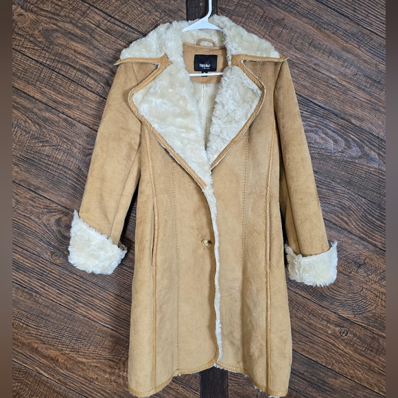 Mossimo Supply Co. Jackets & Blazers - Super Soft Mossimo Supply Co. Tan Penny Lane with Cream Lining Faux Fur Coat M